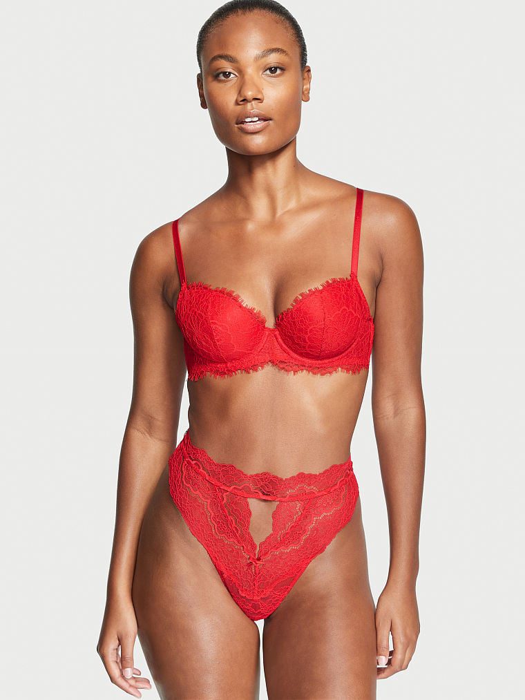 Victoria's Secret FW 2022 — Ange-Marie Moutambou #71