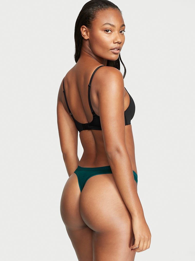 Victoria's Secret FW 2022 — Ange-Marie Moutambou #51