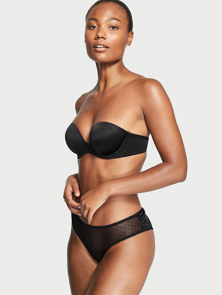 Victoria's Secret FW 2022 — Ange-Marie Moutambou #74