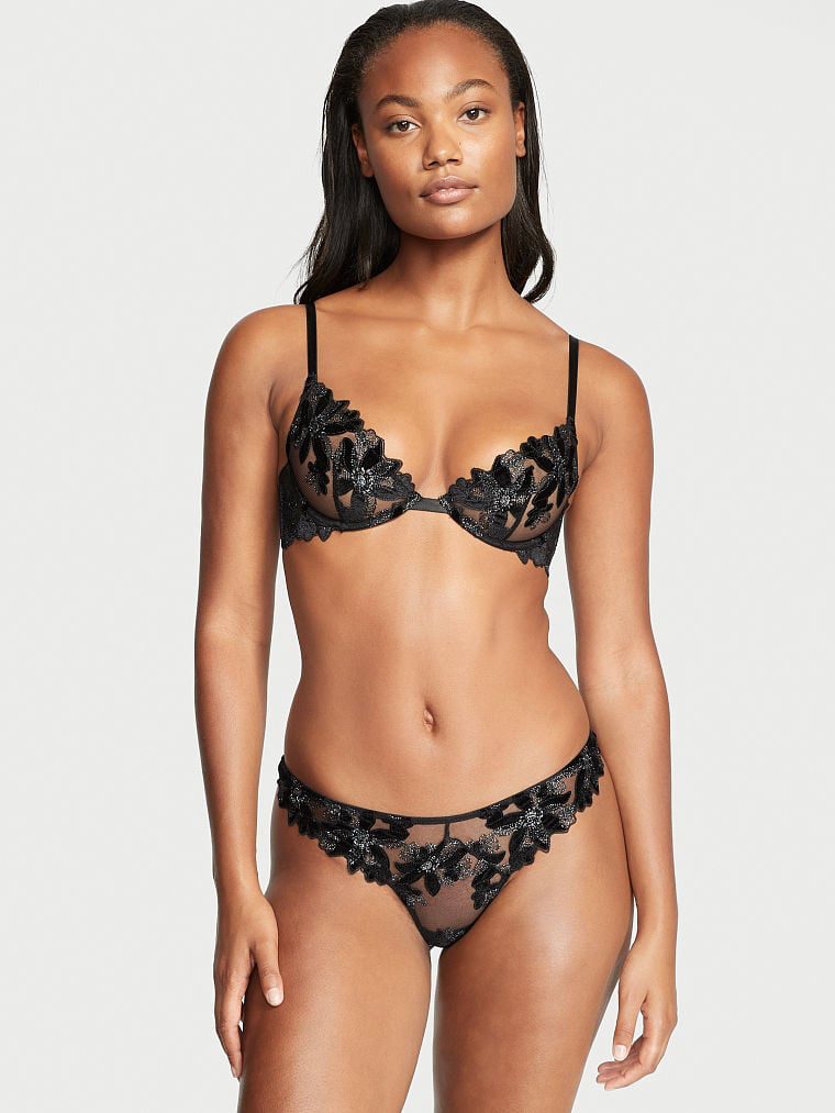 Victoria's Secret FW 2022 — Ange-Marie Moutambou #70