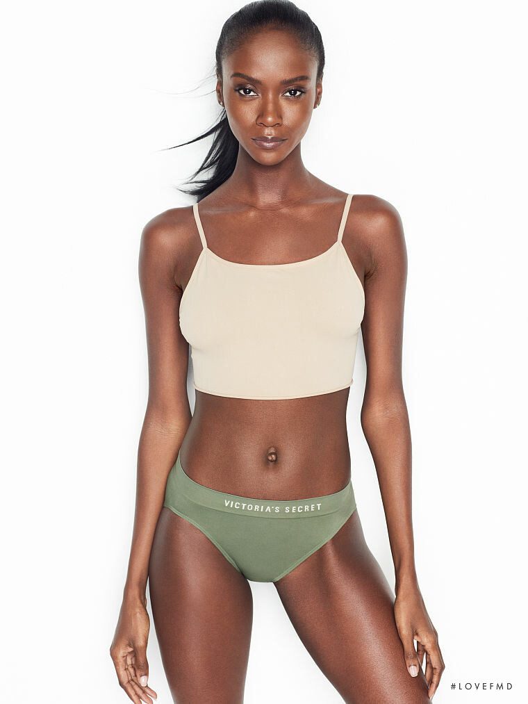 Victoria's Secret SS 2019 — Riley Montana #273