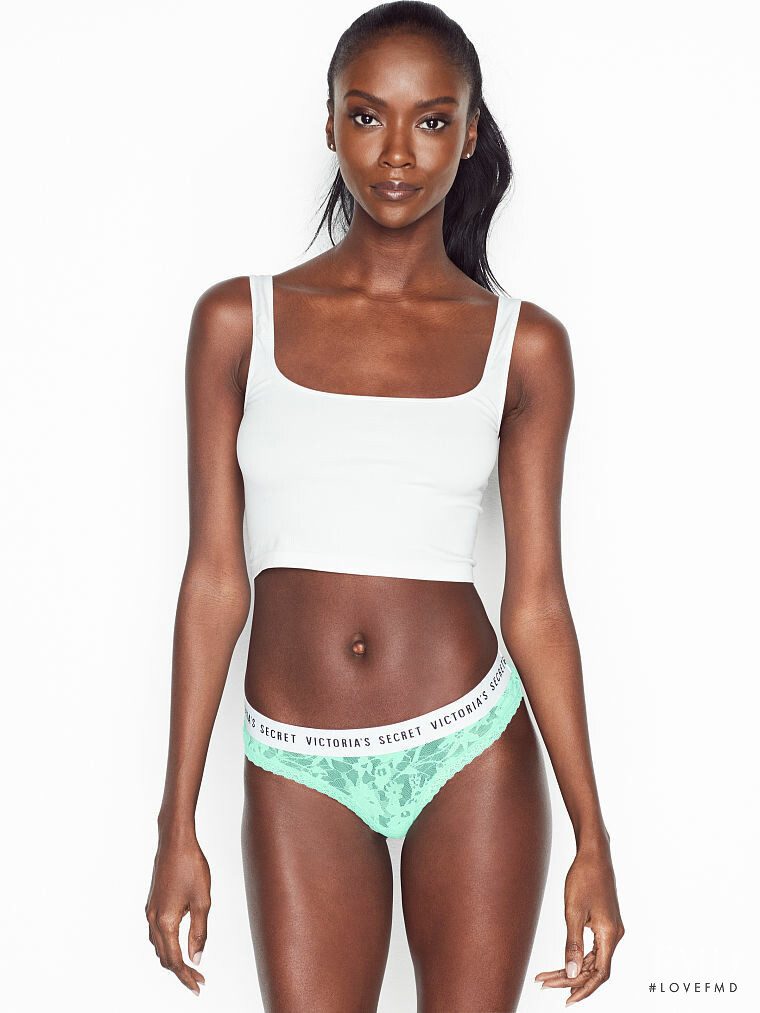 Victoria's Secret SS 2019 — Riley Montana #229
