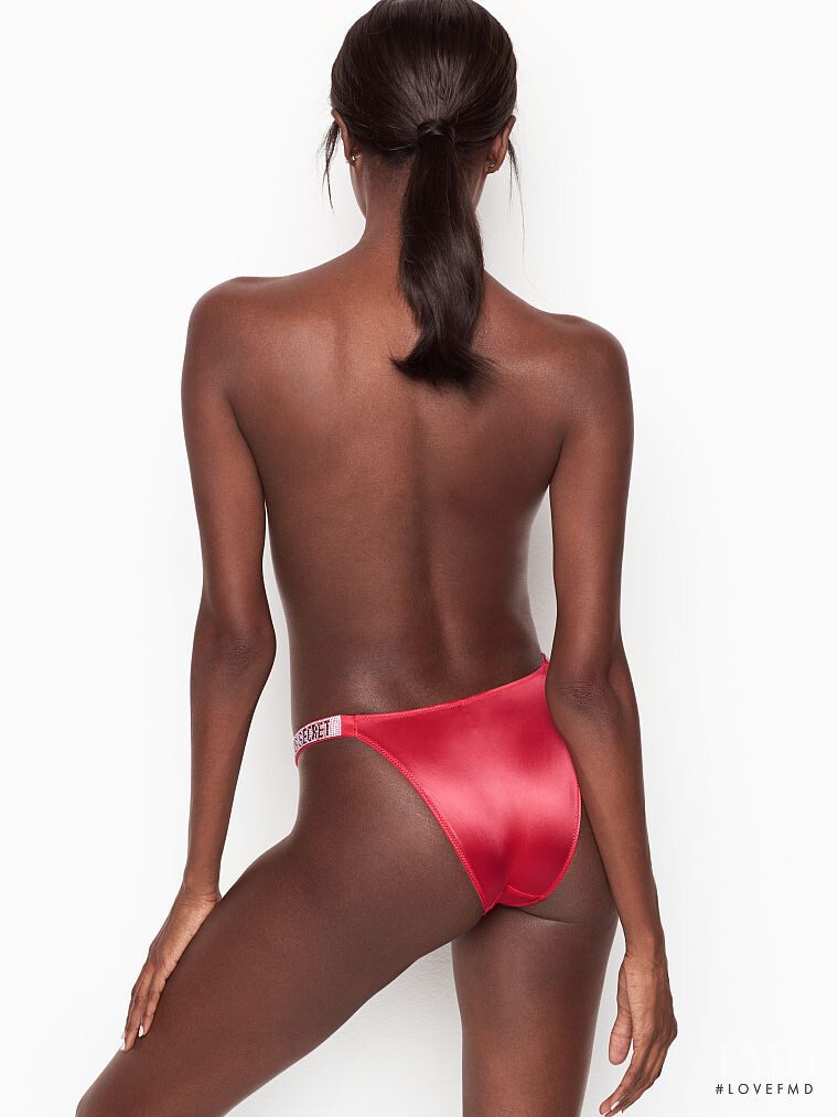Victoria's Secret SS 2019 — Riley Montana #112