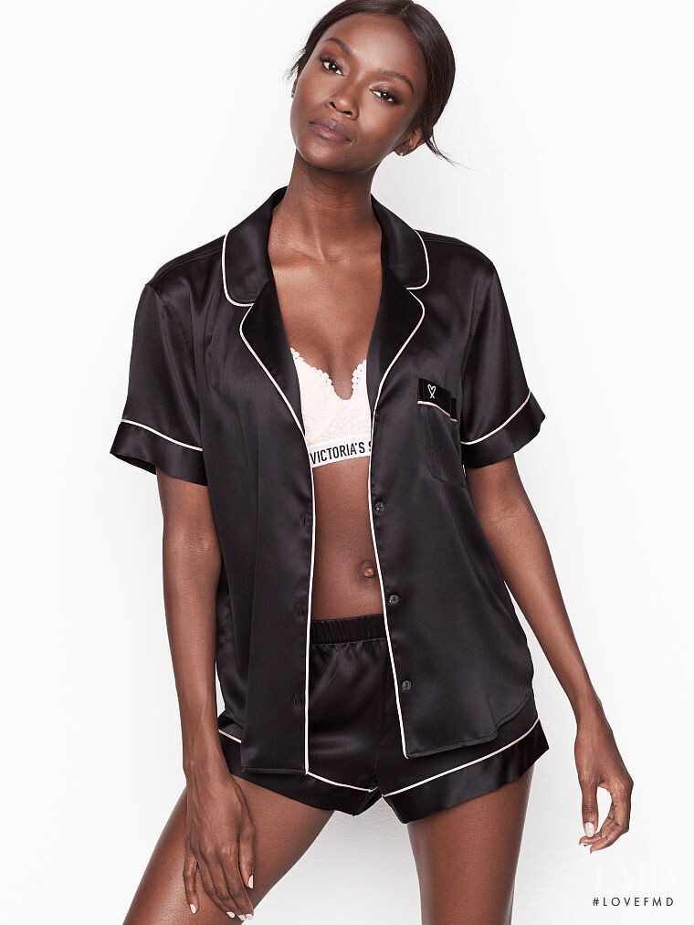 Victoria's Secret SS 2019 — Riley Montana #69