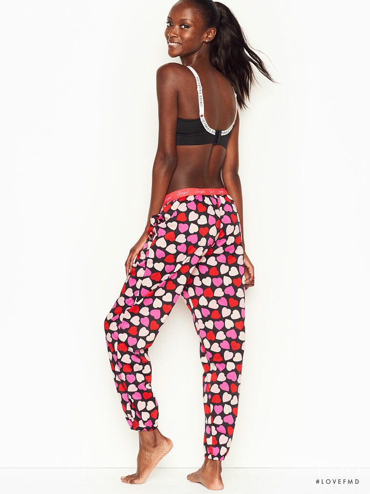 Victoria's Secret SS 2019 — Riley Montana #289
