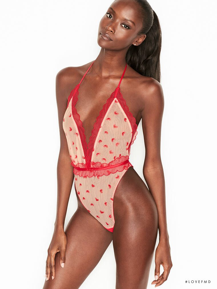 Victoria's Secret SS 2019 — Riley Montana #335