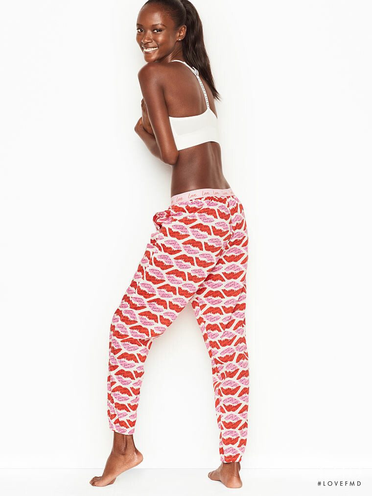 Victoria's Secret SS 2019 — Riley Montana #291