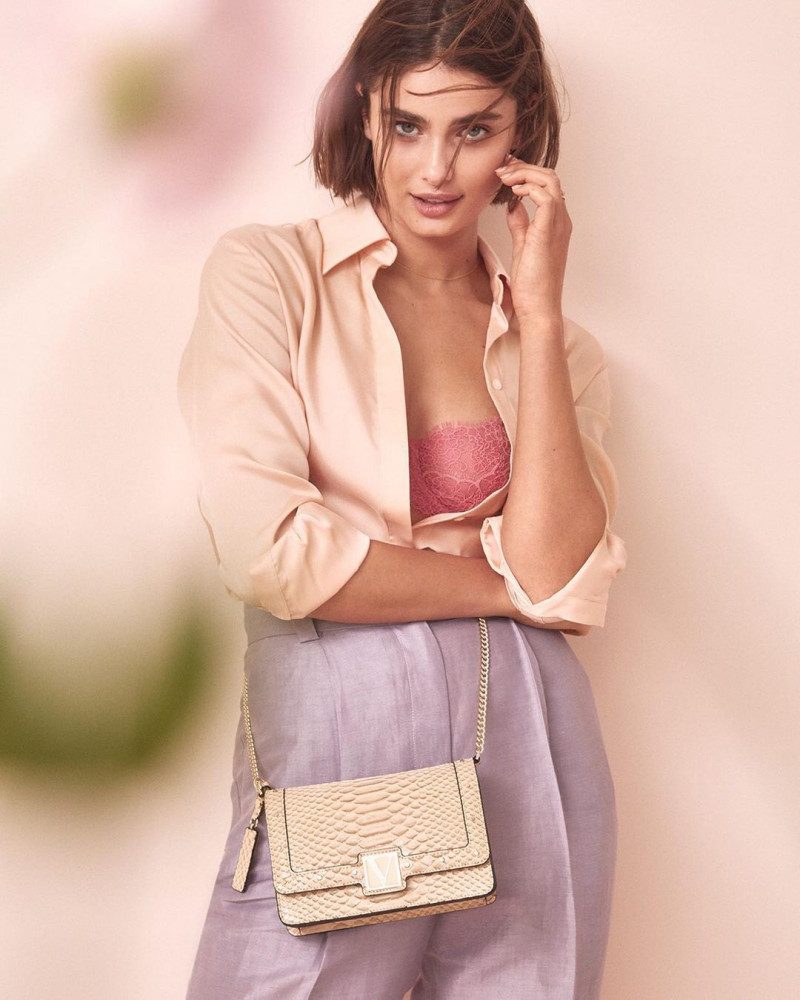 Victoria's Secret SS 2021 — Taylor Hill #3