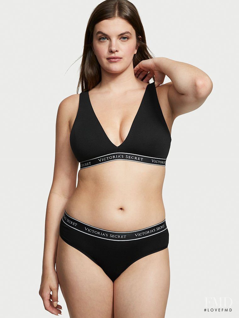 Victoria's Secret SS 2022 — Abbey Ries #3