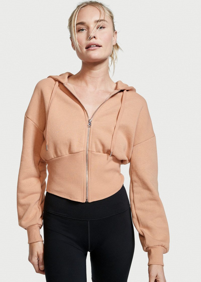 Victoria's Secret SS 2022 — Brooke Perry #15