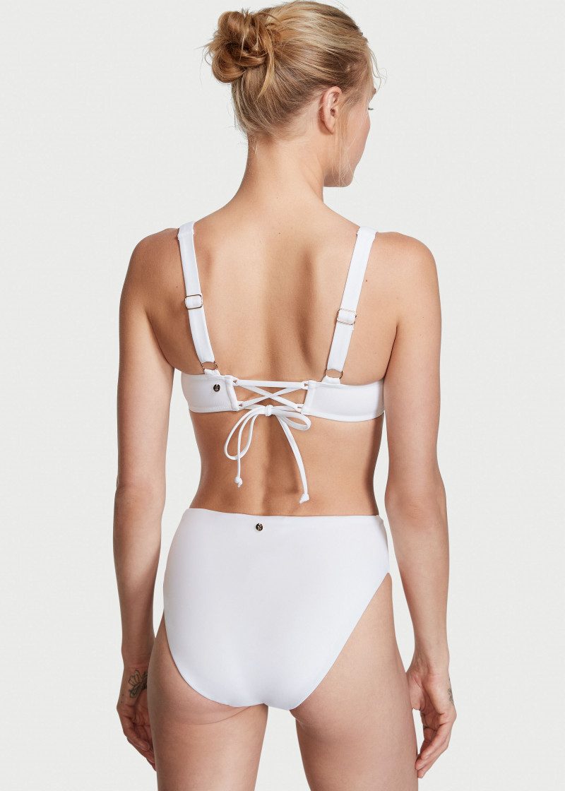 Victoria's Secret SS 2022 — Brooke Perry #38