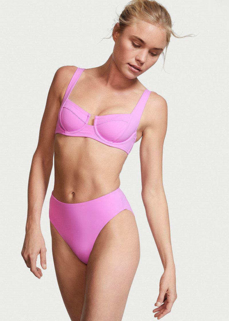 Victoria's Secret SS 2022 — Brooke Perry #52