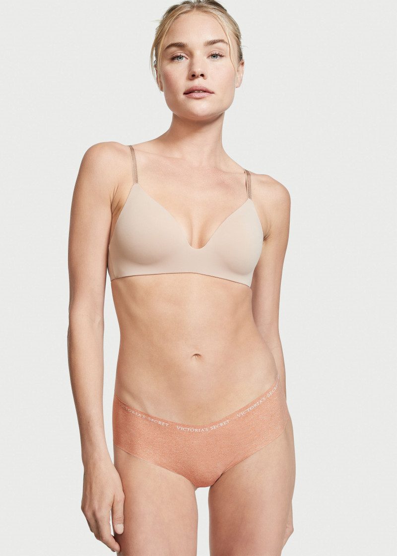 Victoria's Secret SS 2022 — Brooke Perry #44