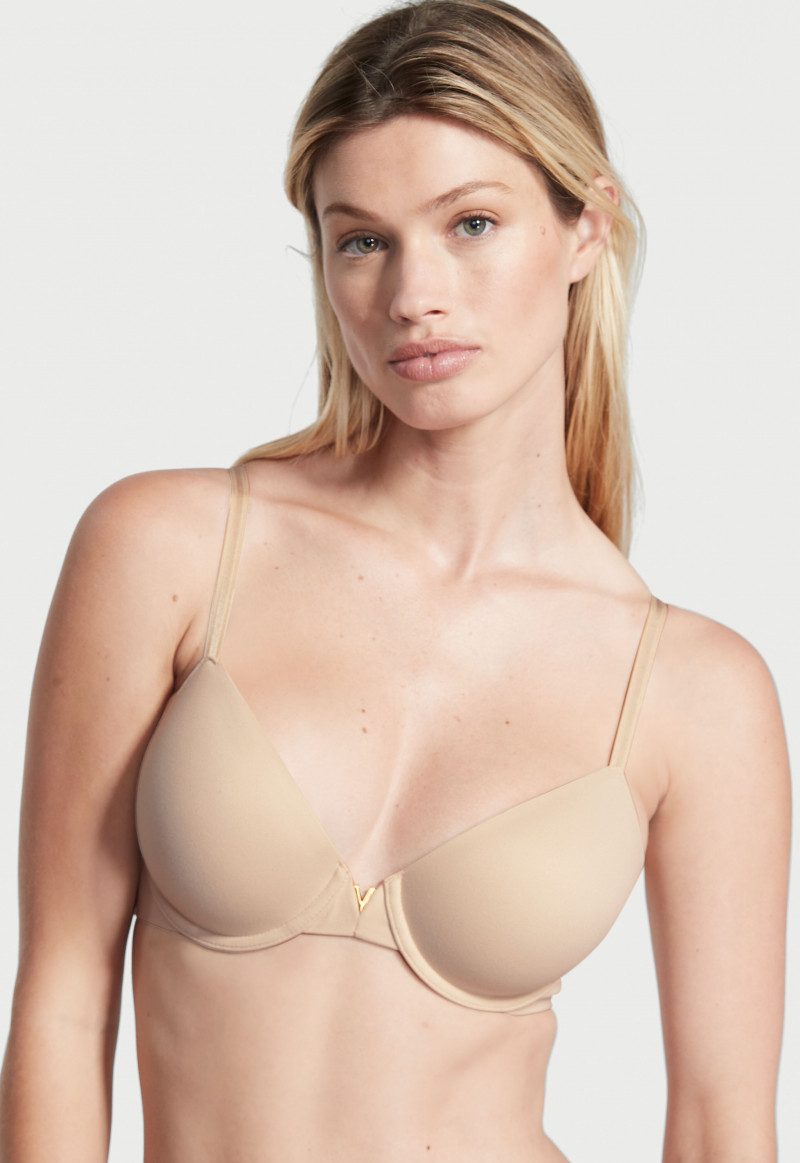 Victoria's Secret SS 2022 — Maggie Rawlins #16