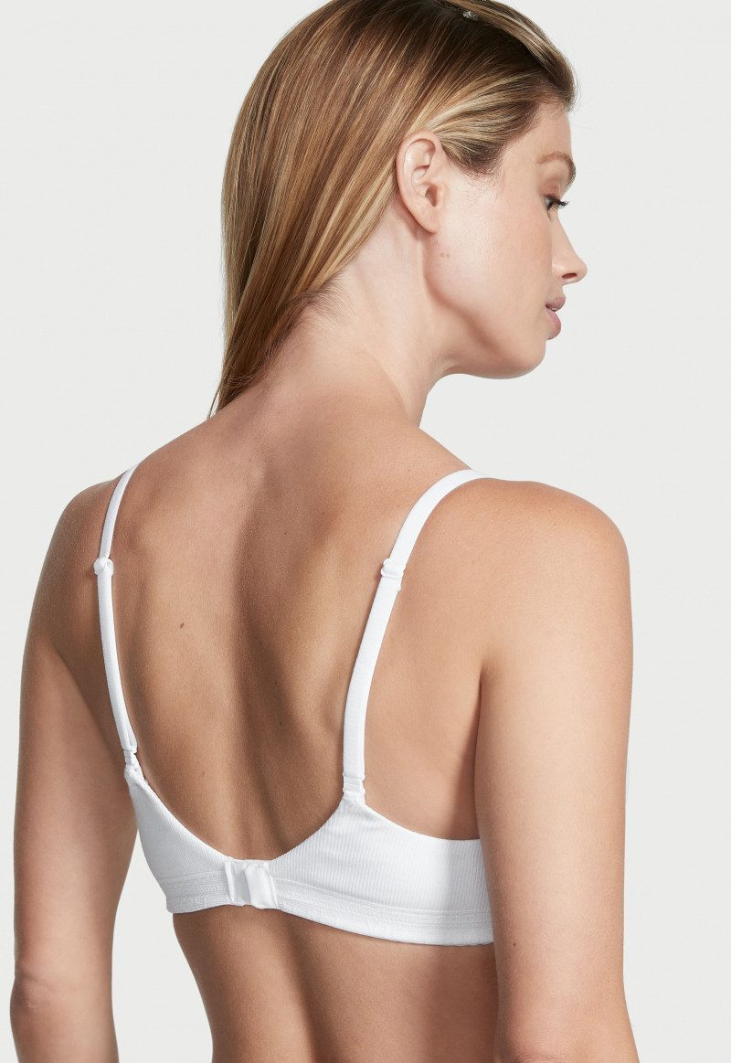 Victoria's Secret SS 2022 — Maggie Rawlins #17