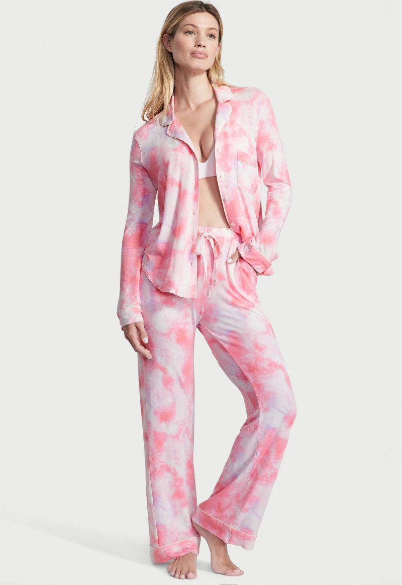 Victoria's Secret SS 2022 — Maggie Rawlins #35