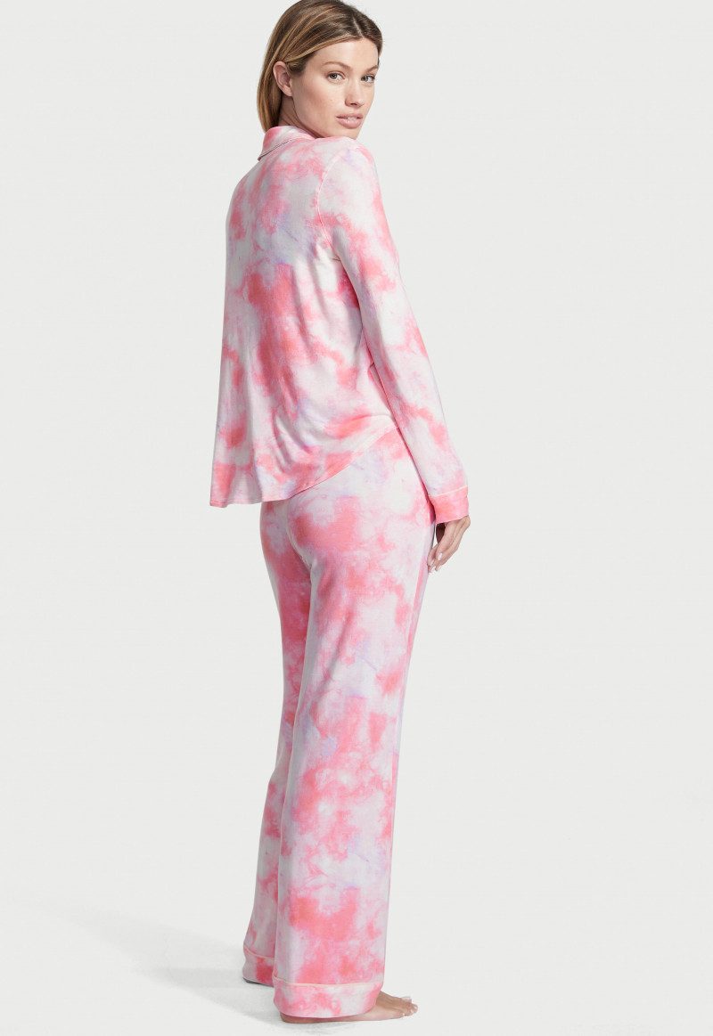 Victoria's Secret SS 2022 — Maggie Rawlins #36