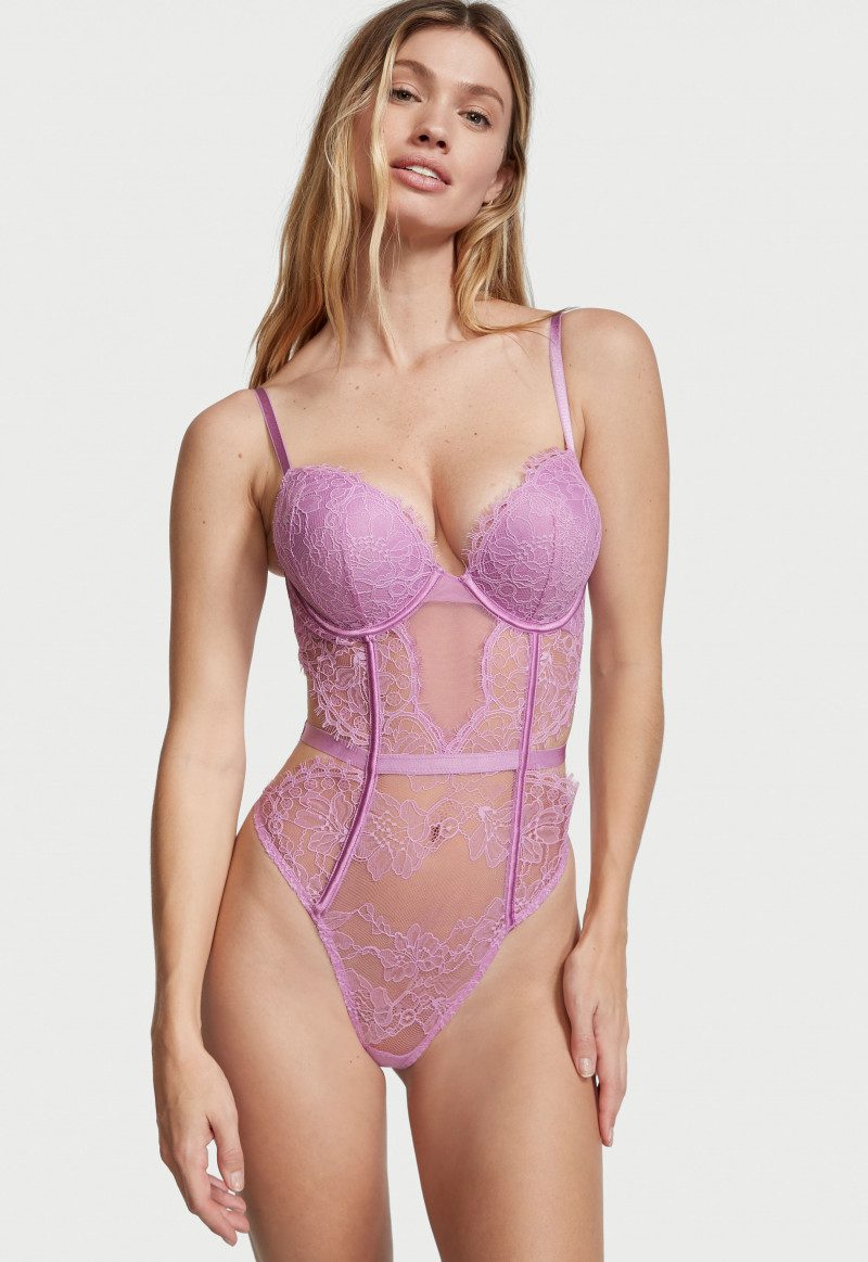 Victoria's Secret SS 2022 — Maggie Rawlins #113