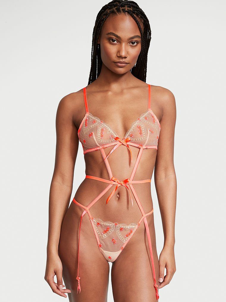 Victoria's Secret SS 2022 — Ange-Marie Moutambou #110