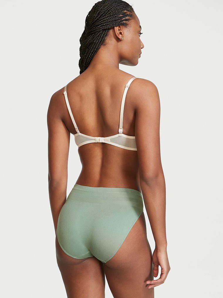 Victoria's Secret SS 2022 — Ange-Marie Moutambou #146