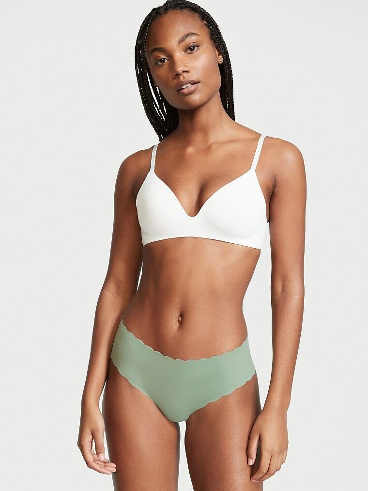 Victoria's Secret SS 2022 — Ange-Marie Moutambou #136