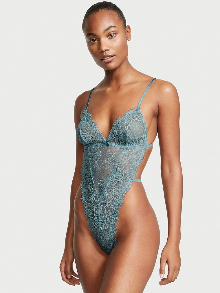 Victoria's Secret SS 2022 — Ange-Marie Moutambou #81