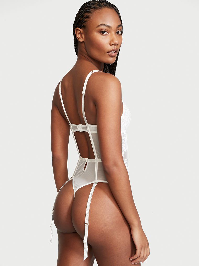 Victoria's Secret SS 2022 — Ange-Marie Moutambou #21