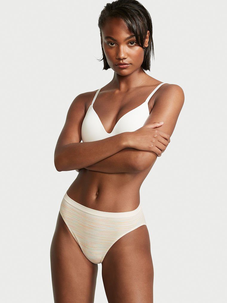 Victoria's Secret SS 2022 — Ange-Marie Moutambou #24