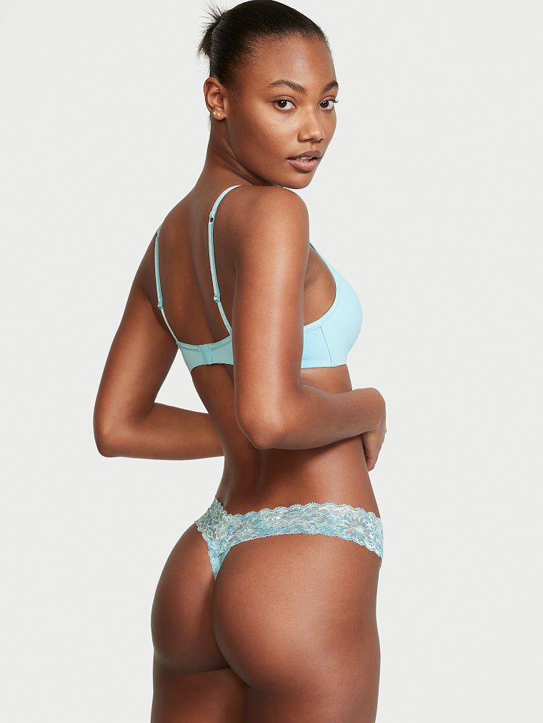 Victoria's Secret SS 2022 — Ange-Marie Moutambou #33