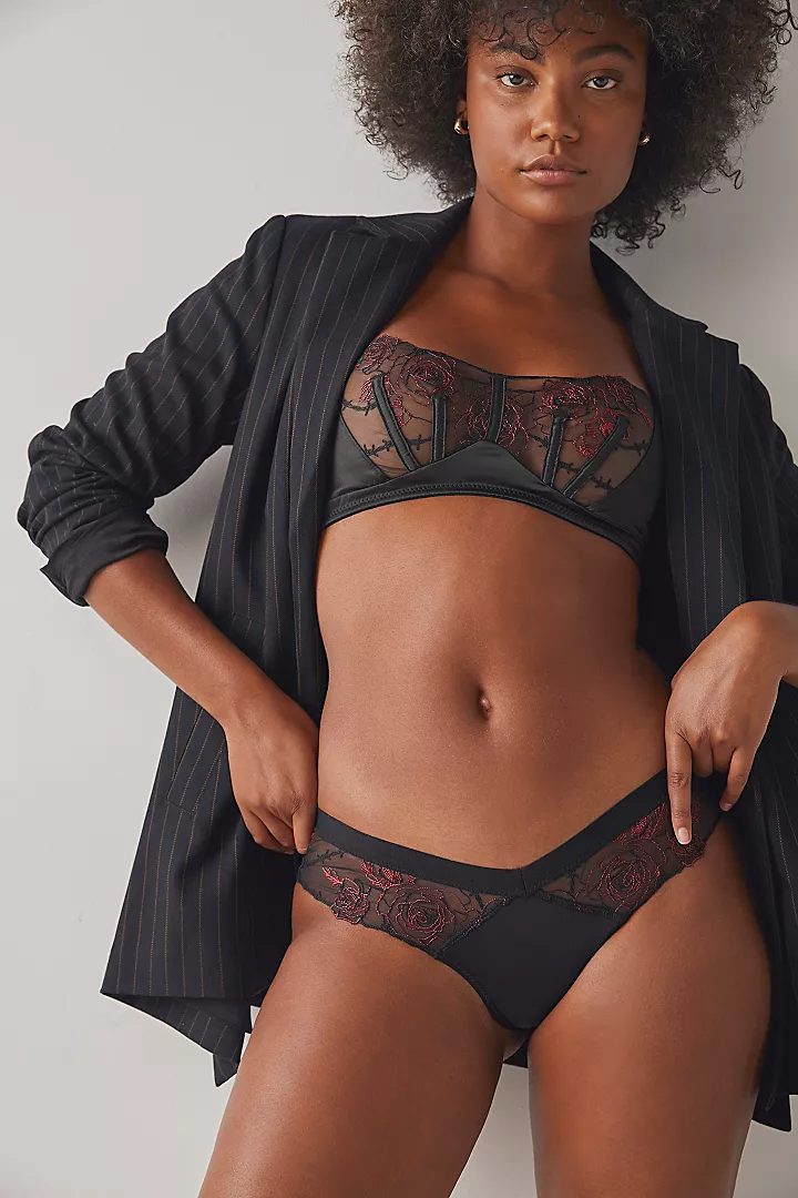 Victoria's Secret SS 2023 — Ange-Marie Moutambou #36